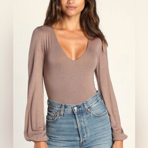 [Lulus] Kaylene V-Neck Balloon Sleeve Bodysuit in Brown Taupe Size Small